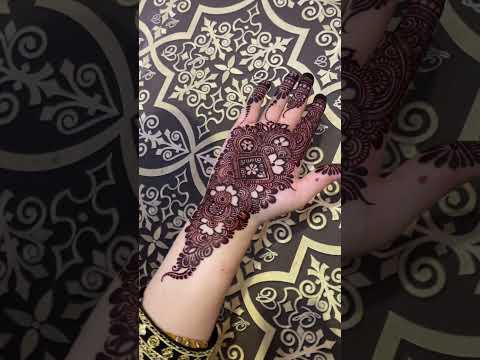 Beautiful Mehndi Design. #hassanmehndiparlour #mehndidesign