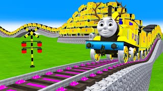 [踏切アニメ] あぶない電車  YELLOW THOMAS TRAIN Climbing Pyramid 🚦Fumikiri3D Railroad Crossing Animation