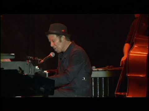 Tom Waits - "You Can Never Hold Back Spring" (Live on The Orphans Tour, 2006)