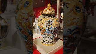 #景泰蓝 #非遗传承 #非遗里的中国 #掐丝珐琅#cloisonne 九龙宝尊​由中国工艺美术景泰蓝大师米振雄设计并全程指导。2024为龙年，龙为九五之尊，最高权力的象征。