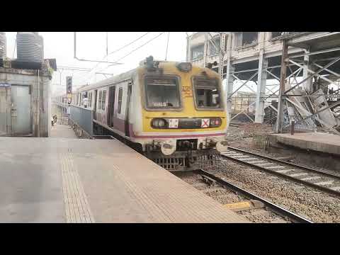 the local train Mumbai slow and fast local train video in railway station | local train video