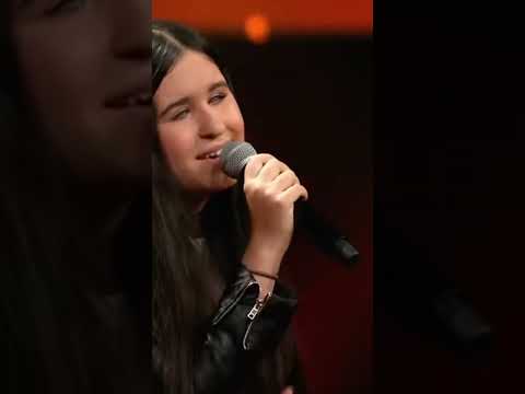 Sooo emotional! FULL performance #thevoicekids