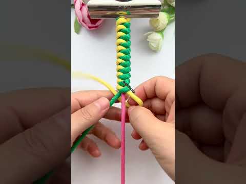 Learn this knot, you don't have to worry about the beginning of the bracelet. Knot tutorial rope