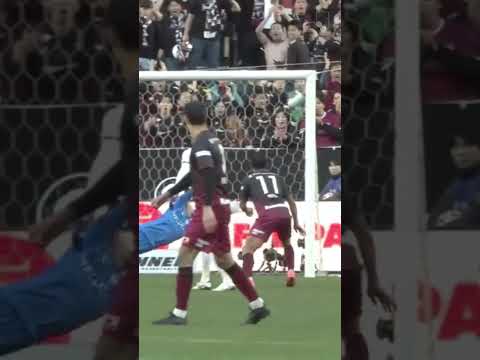 Takahiro Ohgihara sends a missile into the back of the net, sealing the title for Vissel Kobe! 🚀🏆