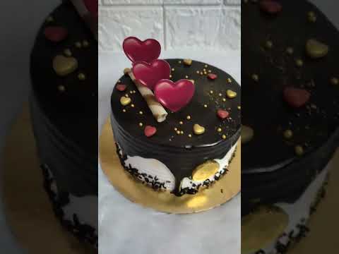 #iaminlove #karthik #nileshmishra #blackforestcake #hearts#chocolatecake