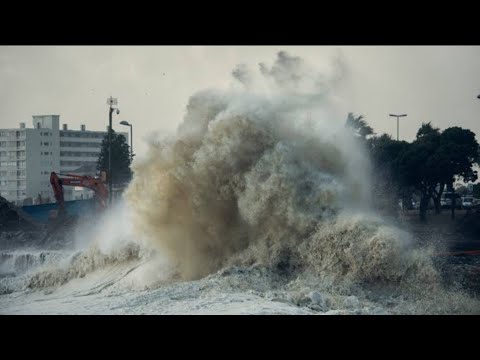 Brutal destruction in Mozambique! Floods, big waves, Cyclone Freddy hits Mozambique