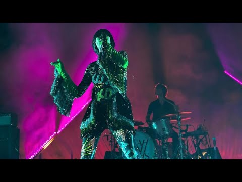 Yeah Yeah Yeahs - Machine live at The Met Philly USA 2023 #YeahYeahYeahs