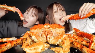 【ASMR】女子2人で超巨大なカニを食べる🦀【Eating Sounds】KING CRAB