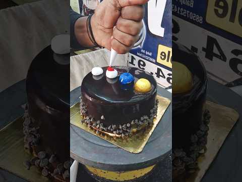 Rs200 choco chips #chocolate cake #chocolate #food #trending #nandani #explore #shorts #feed #video