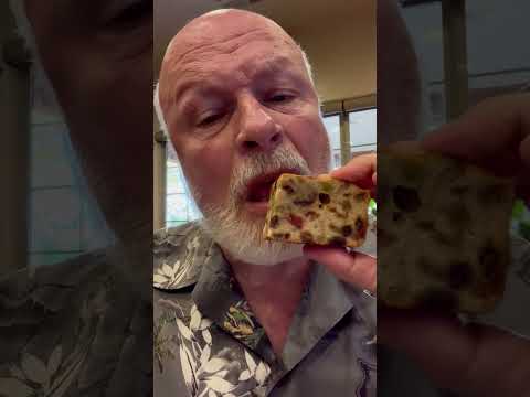 Mike Tries Fruit Cake #fruitcake #christmascake #tastetest #livelife365 #christmas2024 #desserts