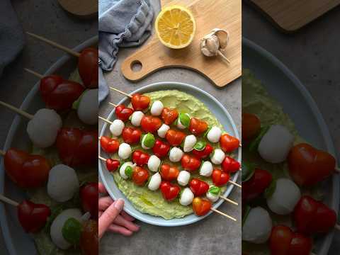 ❤️Tricolore Salad with Avocado Cream #shorts #healthy #lunchtime #saladideas #short #funfood #howto