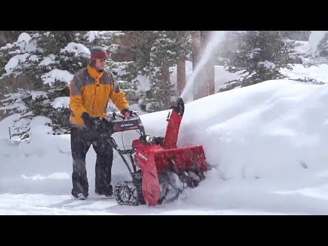 Honda HSS724AT Snow Blower