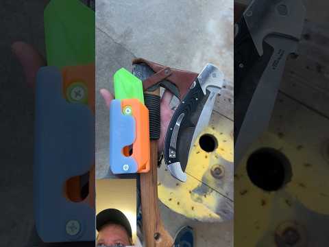 FIDGET TOY GRAVITY KNIFE TERRIFIES CLOWNS SELF DEFENSE #viralshorts #edc #everydaycarry