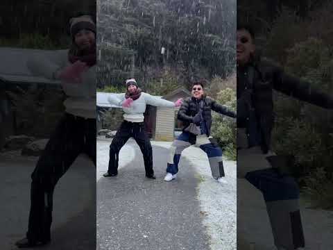 Obsessed | Bhangra in Snowfall | Trending | Desi Mix | #obsessed #youtubeshorts #snowfall