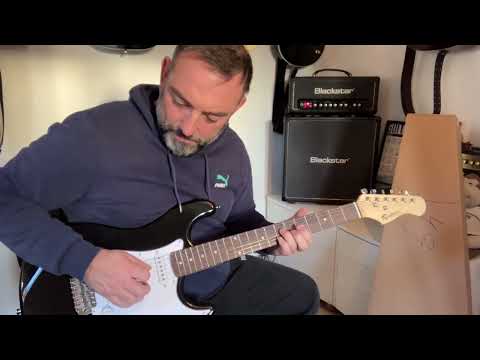 Rockburn ST style guitar from Amazon, £29.99! Sound demo and quick review