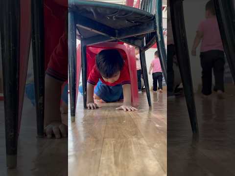 Tunnel Fun! #ytshorts #youtubeshorts #bodybalance #kidsvideo #motorskills #tunnel #creativelearners