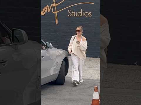 #Jlo at dance rehearsals amid Ben Affleck drama #hollywoodpipeline