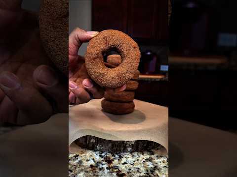 Vegan Pumpkin Donuts #youtubeshorts #donuts #pumpkinspiceseason #pumpkin #easyrecipe #veganrecipe