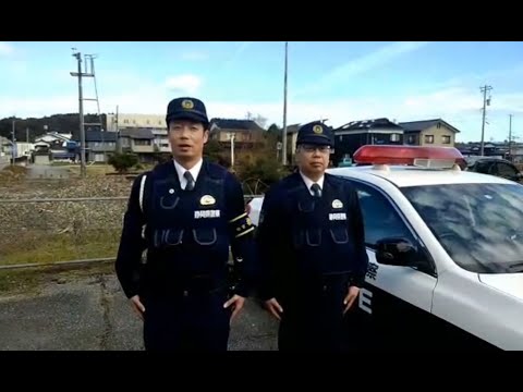 穴水町大町付近における特別自動車警ら部隊（静岡県警察）のパトロール状況