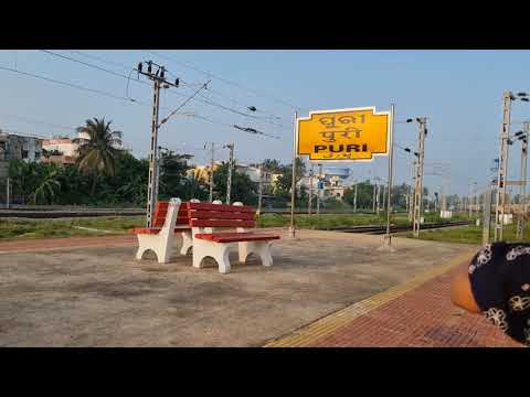 20813/Puri - Jodhpur Super Fast Express Departing at Puri station, Indian Railways Video 4k ultra HD