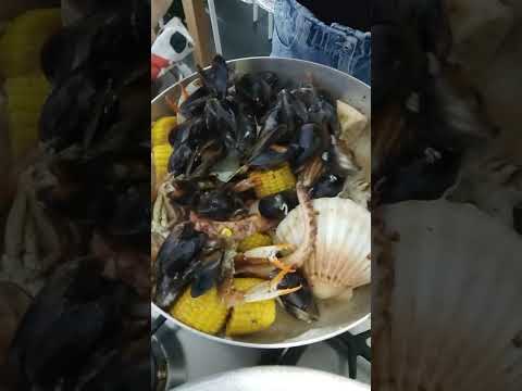 Cooking mix seafoods #fypyoutube #food #shortvideo #seafood #seafoods