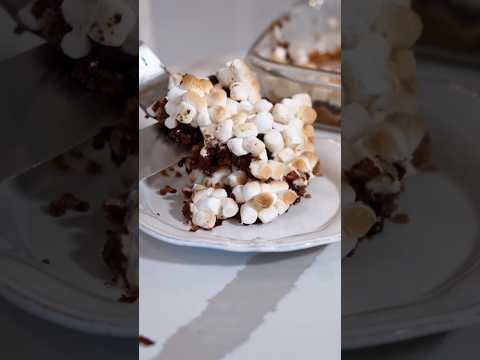 S'mores Bars Bringing Campfire Magic to Your Kitchen!