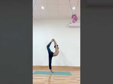 Natrajasana / dancer yoga pose / standing pose / #yoga #yogalife #yogaposes #yogapractice