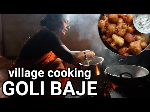 village style goli baje & fresh coconut chutney | village woman making mangalore sprcial gol bajji