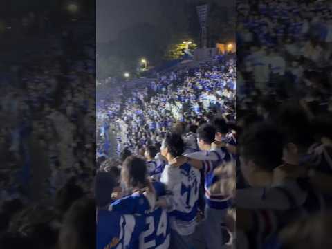 Head banging at a university festival in Seoul, let’s gooo!