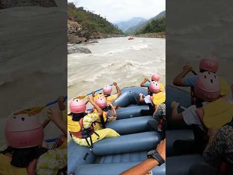 Rishikesh Rafting Accident #raftingrishikesh #rishikeshrafting #riverraftting  #rafting #shortsfeed