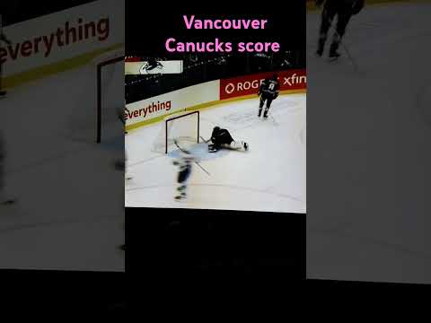 Vancouver Canucks score goal #canucks #NHL #hockey#goal #nhl#shorts