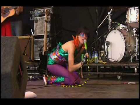 Yeah Yeah Yeahs - Reading Festival Part 3