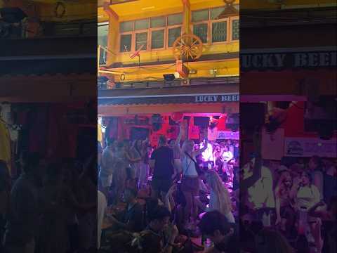 Nightlife in bangkok at Khaosan road #thailandnightlife #bangkoknightlife