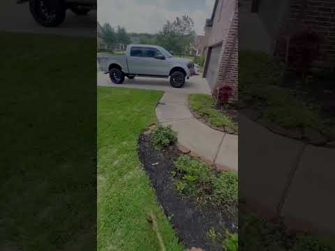 Sped-up POV 📸💈 #houstontexas #satisfyinglawncare #lawn #lawnedging #grasscare