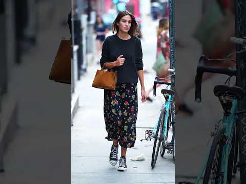 Alexa Chung Street Style Outfits | Celebrity Style