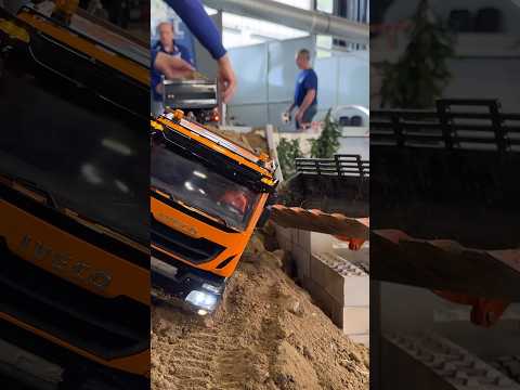 Dramatic Rescue of an Truck from a Sand Trap Dramatische Bergung eines Iveco-LKWs aus der Sandfalle