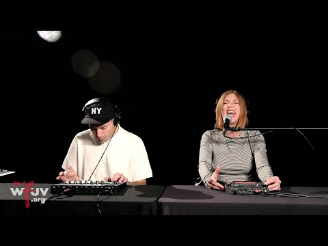 Phantogram - "Come Alive" (Live at WFUV)