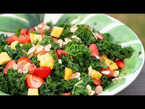 How to Make Kale Salad Tasty/如何制作美味的羽衣甘蓝沙拉