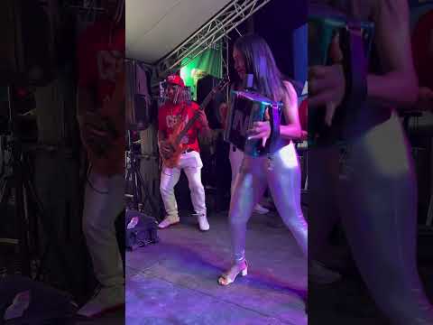 Cinturaaaa Nelly Swing "En vivo" Merengue Tipico