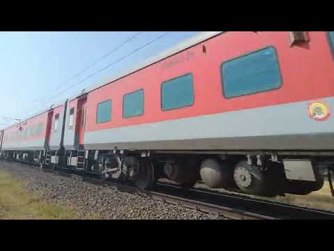 17624-Hazur Sahib Nanded Sf Exp With Double Diesel Engine At Full Speed