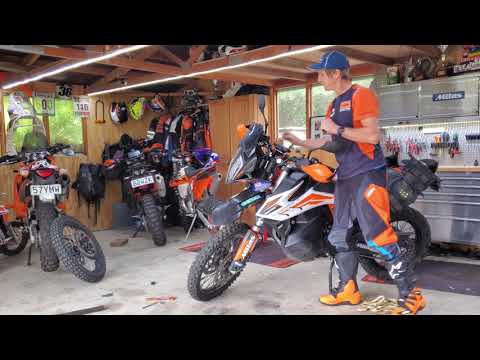 How I fix a flat without a center stand. Chris Birch KTM 790 AdventureR