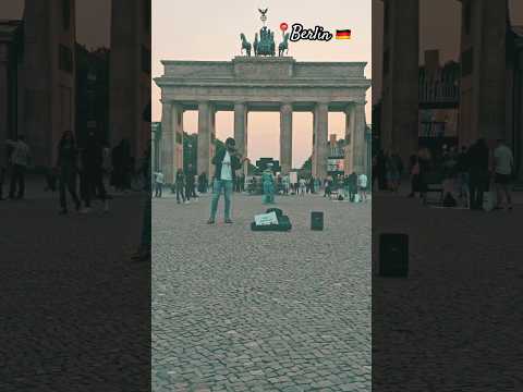 Berlin Brandenburg gate  live music 🇩🇪 #berlin #classicalmusic #travel #brandenburgertor