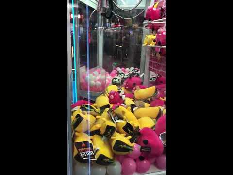 Cleaning Out the Exploding Kittens Claw Machine at Round1 (Part 2)