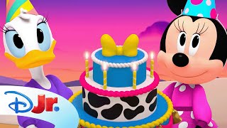 Minnie's Bow-Toons: Camp Minnie 🎀🏕️ | Birthday Boat Bash 🥳 | @disneyjr​