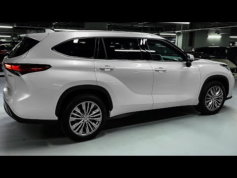 2024 Toyota Highlander - Family-Focused SUV!