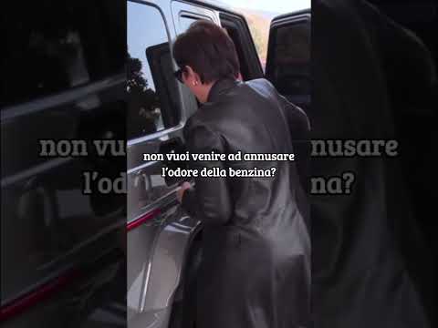 Kris fa benzina prima di andare all’autolavaggio ⛽️ #krisjenner #kyliejenner #thekardashians