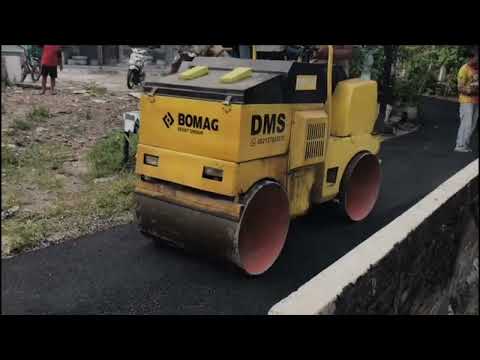 BOMAG TANDEM ROLLER COMPACTING NEW HOTMIX ROAD WAY