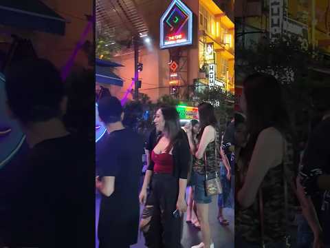 Bangkok Girls 😍 | Nightlife in bangkok #bangkoknightlife #khaosanroad #thailandnightlife