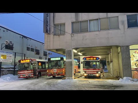 下北交通　むつバスターミナル同時発車シーン