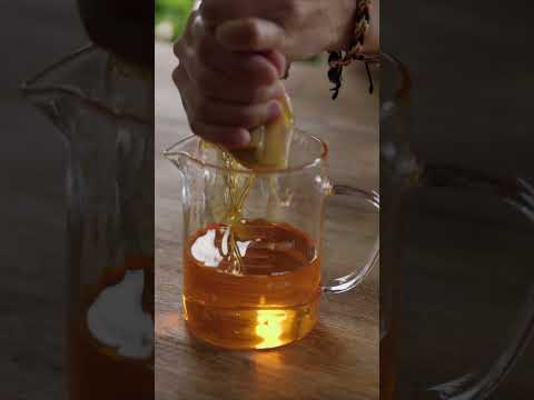 Making Calendula Infused Oil, Pick Flower From My Cottage Garden #garden #cottagelife  #shorts